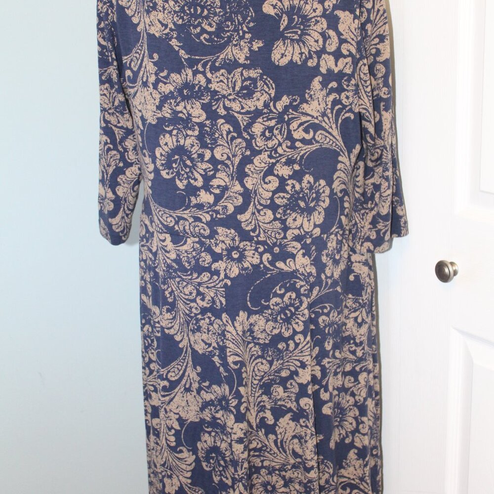 Dress - Picture 3 of 6